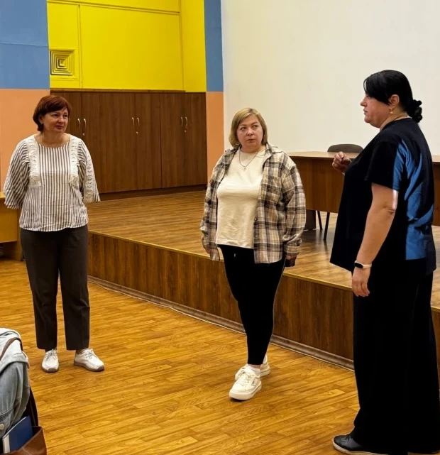 Психологічна стійкість і професійна комунікація: у Старокостянтинівській громаді навчали фахівців