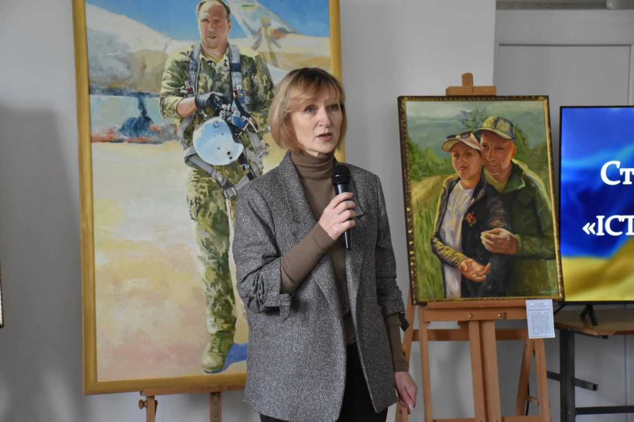 Мистецтво пам’яті та живої історії: у Старокостянтинові презентували нову виставку