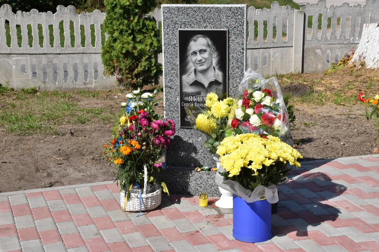 Їх імена назавжди з нами: у Григорівці відкрили стели на честь полеглих Захисників