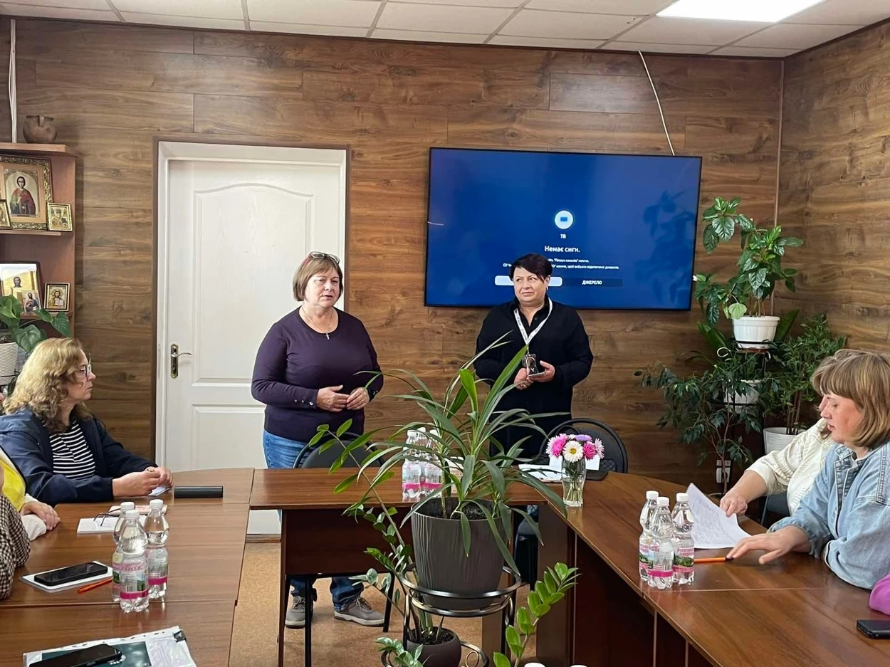 Психологічна стійкість і професійна комунікація: у Старокостянтинівській громаді навчали фахівців