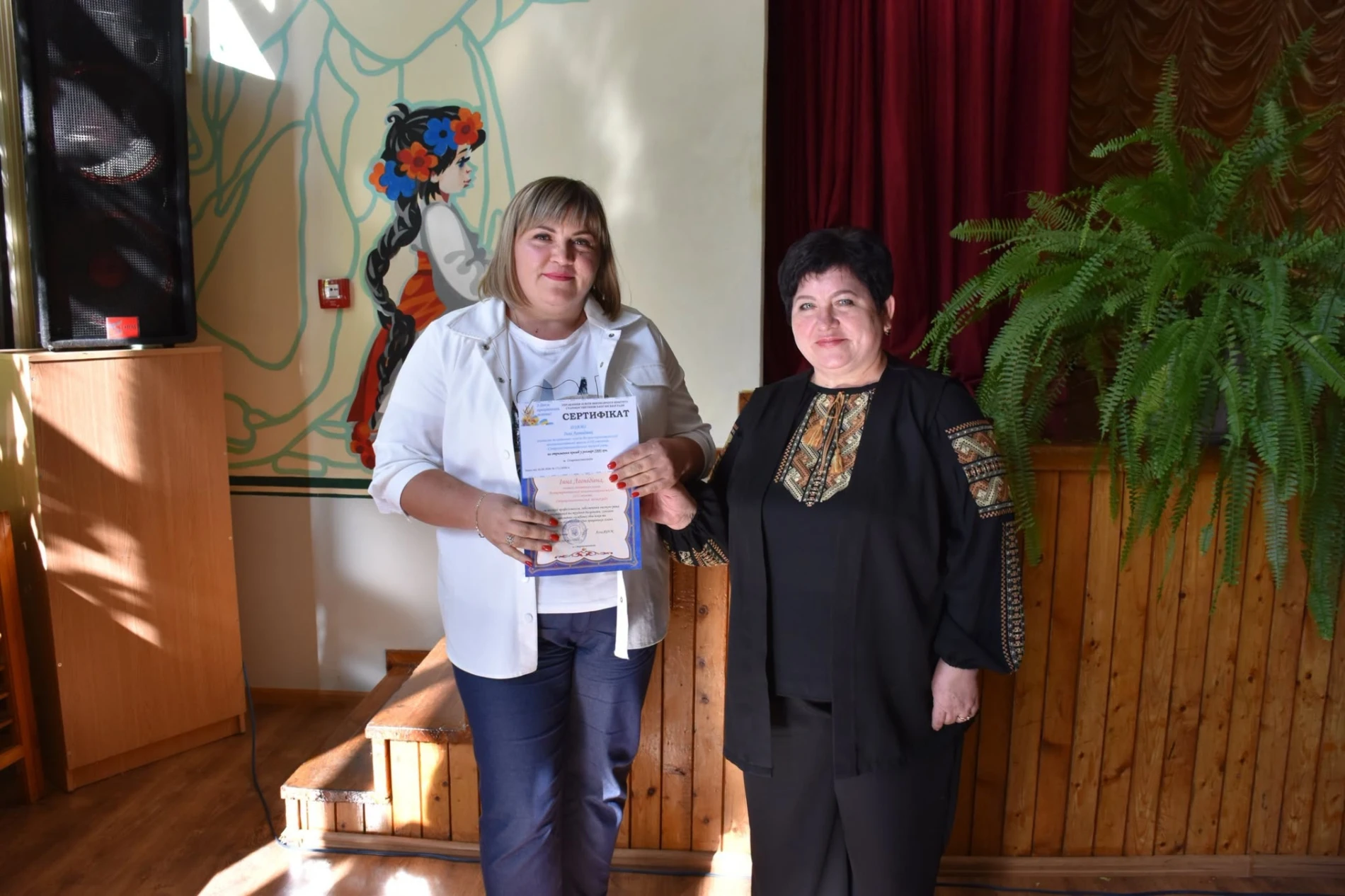 Навчають, підтримують, надихають: у Старокостянтинові привітали освітян