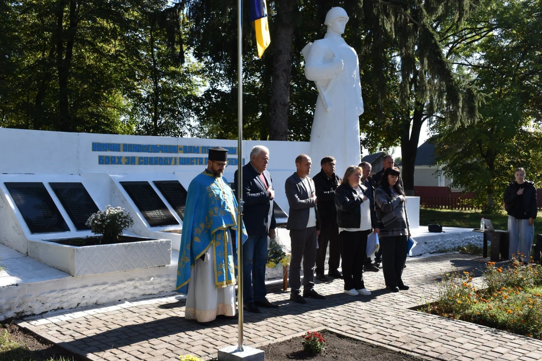 У Сахнівцях і Решнівці відкрили Алеї пам’яті на честь полеглих Захисників України