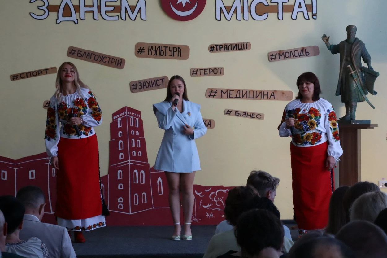 Героїв України та почесних громадян відзначили у Старокостянтинові з нагоди Дня міста
