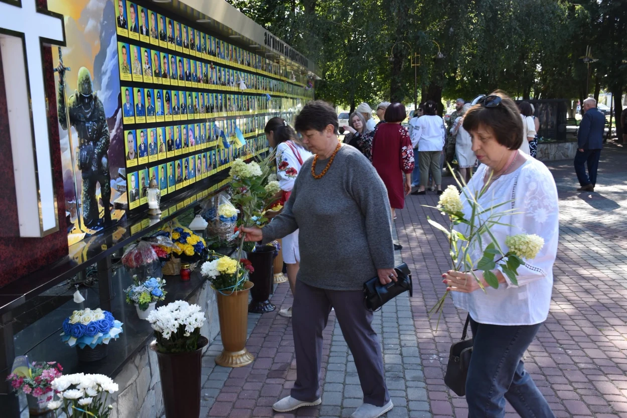 У Старокостянтинові відзначили 35-ту річницю Незалежності України: як це було