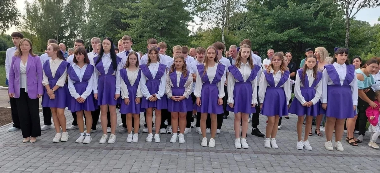 Учнівська мода: як одягнулися школярі Старокостянтинівщини на свято Першого дзвоника