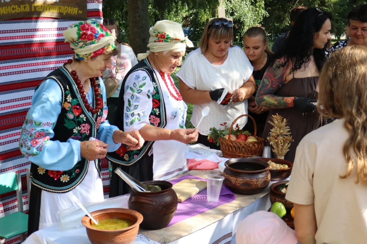 Чернятинські галушки, музика й дитячий сміх: як пройшла третя зустріч «Культура єднає»
