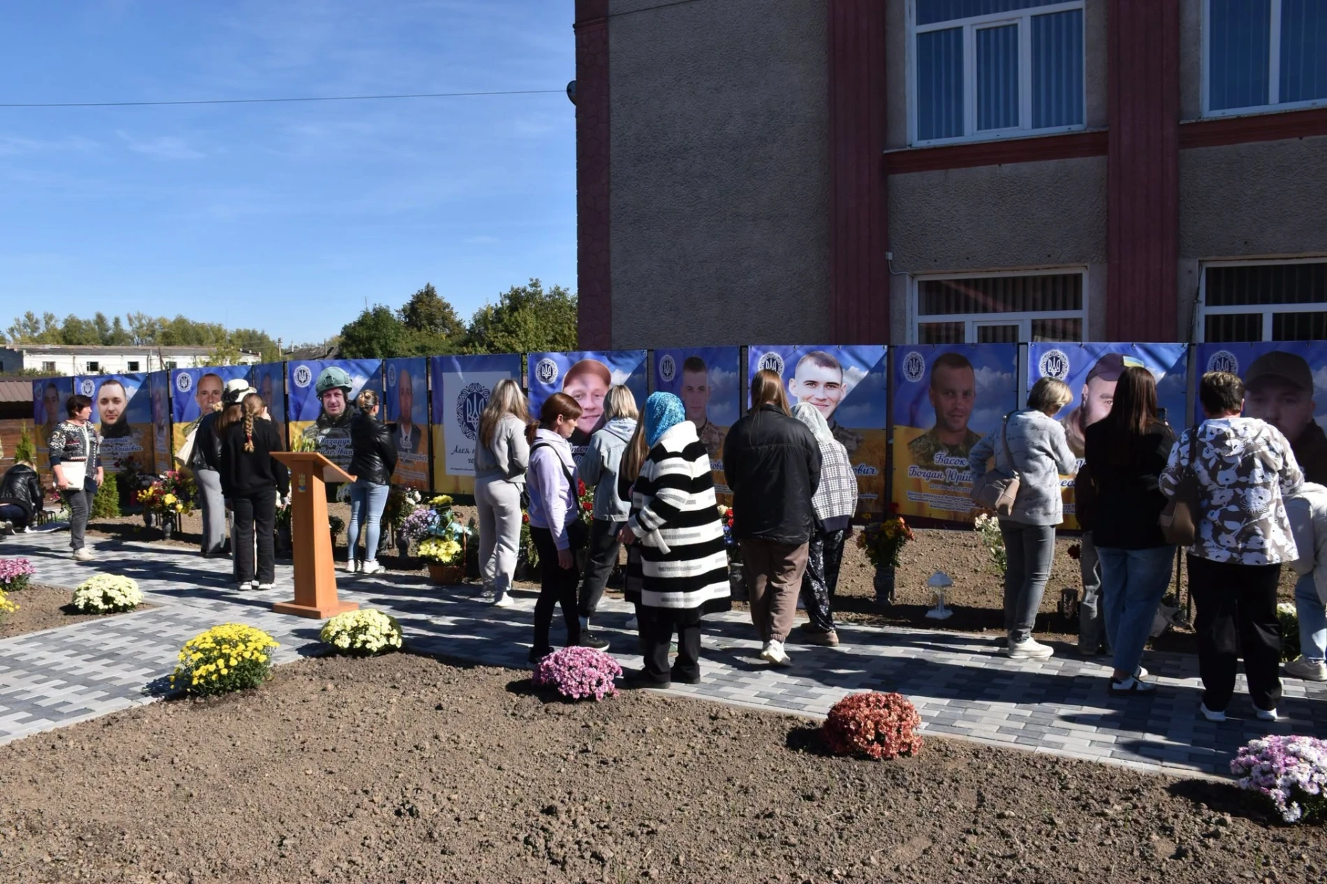 У Сахнівцях і Решнівці відкрили Алеї пам’яті на честь полеглих Захисників України