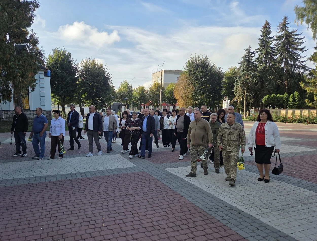 Старокостянтинів відзначає 817-ту річницю: день розпочали з вшанування пам’яті та подяки захисникам