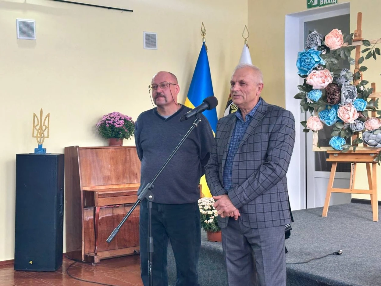 У Старокостянтинові першокласників посвятили в юні художники: свято кольорів і перші творчі кроки