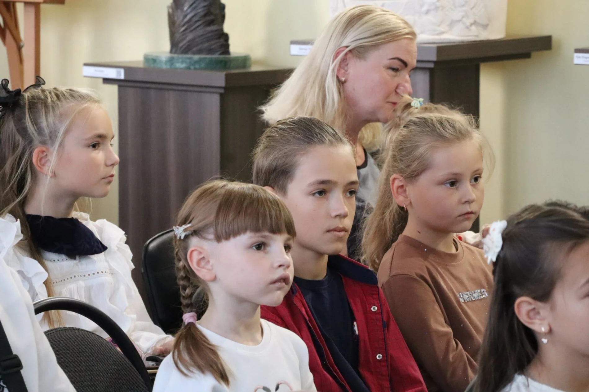 Перші ноти, перші емоції: у Старокостянтинові посвятили першокласників у юні музиканти
