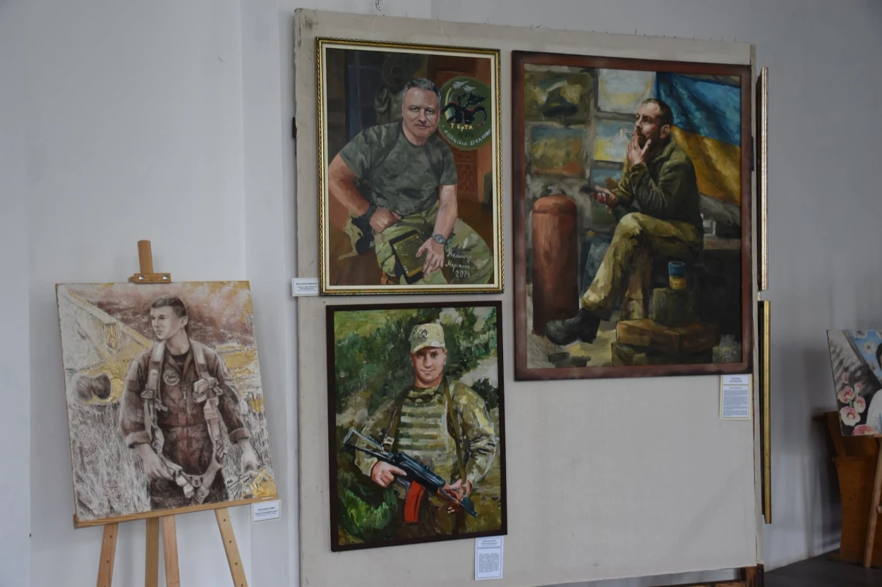 Мистецтво пам’яті та живої історії: у Старокостянтинові презентували нову виставку