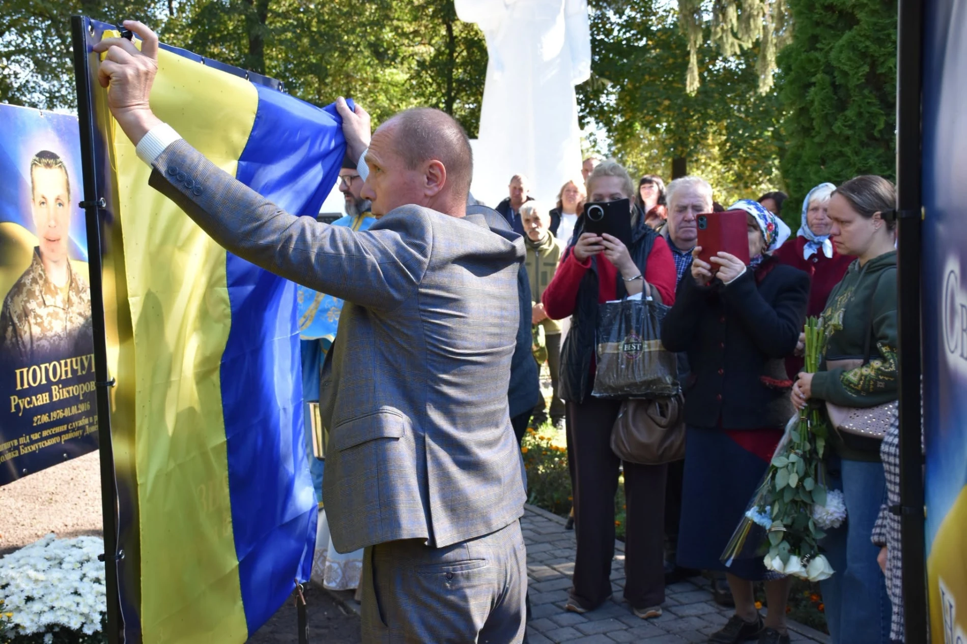 У Сахнівцях і Решнівці відкрили Алеї пам’яті на честь полеглих Захисників України