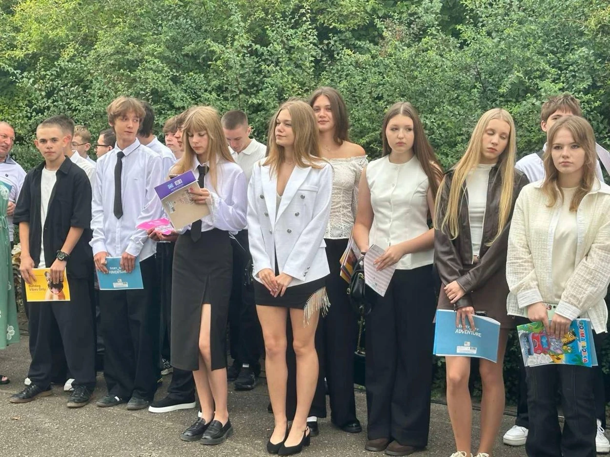 Учнівська мода: як одягнулися школярі Старокостянтинівщини на свято Першого дзвоника