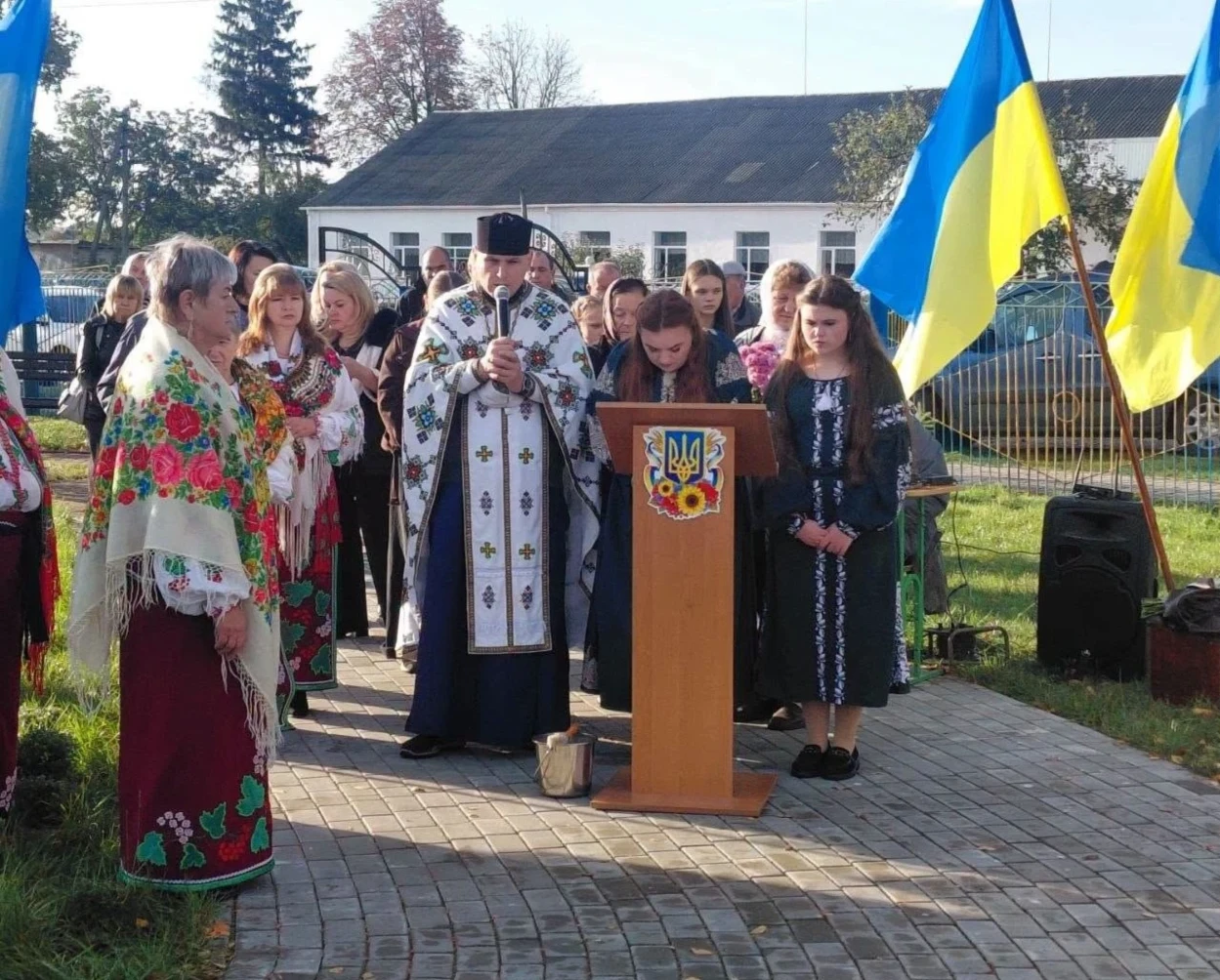 На Алеї Пам’яті в Пашківцях з’явилися ще п’ять портретів полеглих воїнів