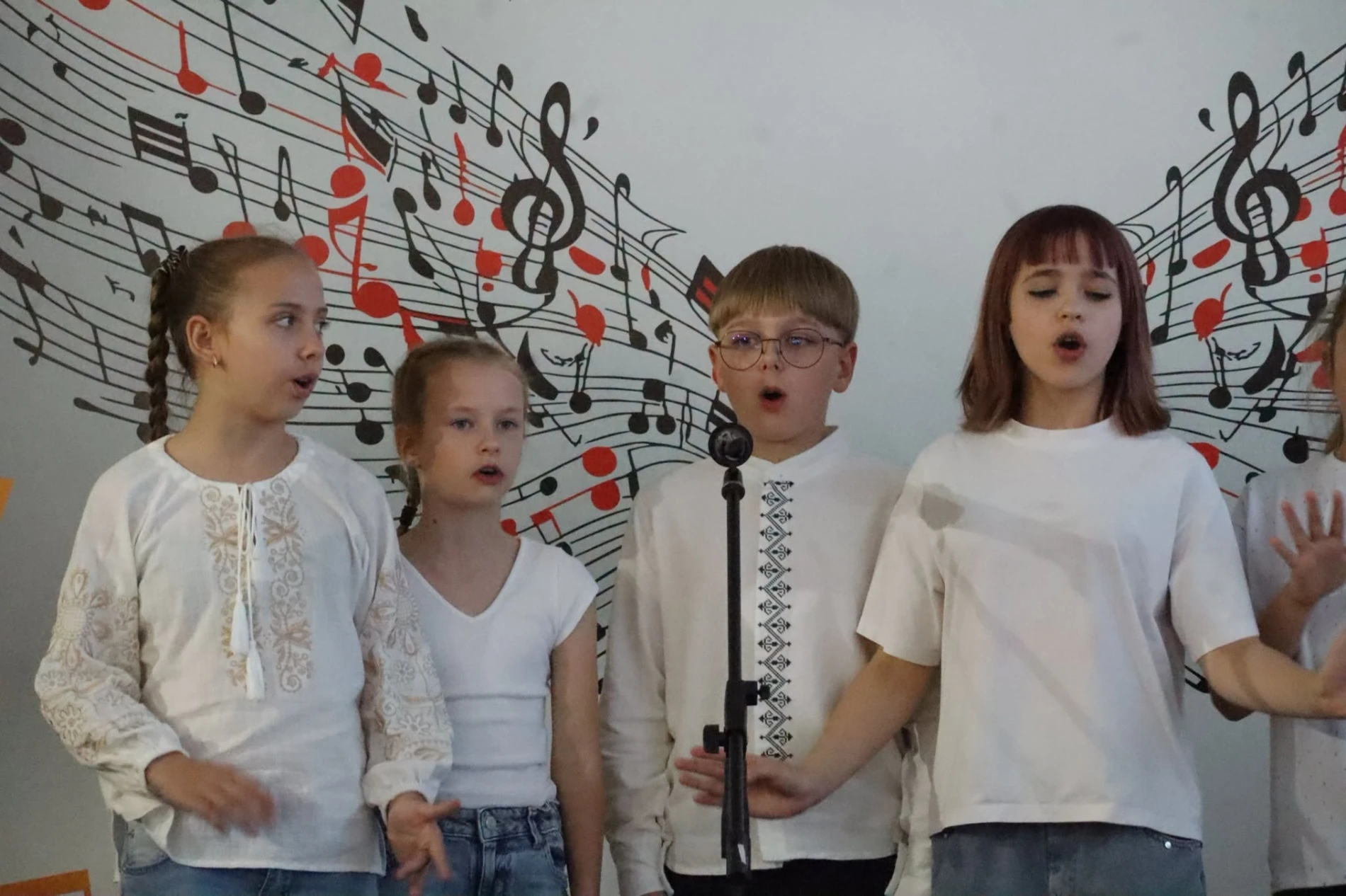 Перші ноти, перші емоції: у Старокостянтинові посвятили першокласників у юні музиканти