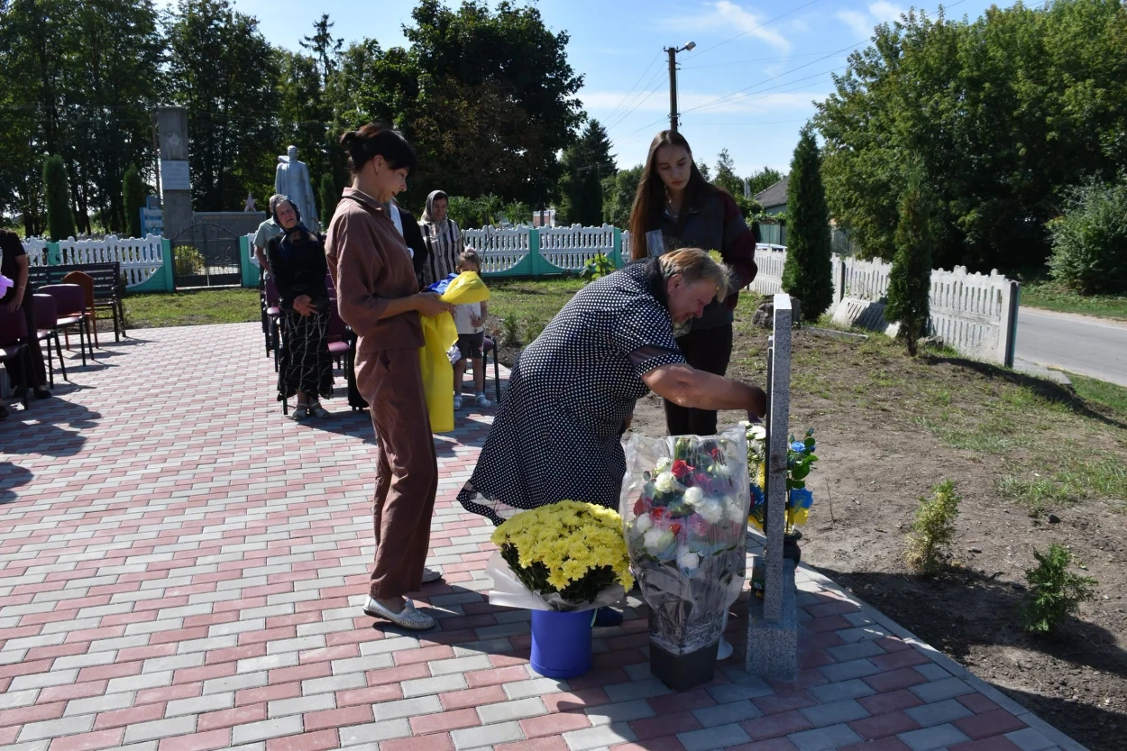 Їх імена назавжди з нами: у Григорівці відкрили стели на честь полеглих Захисників