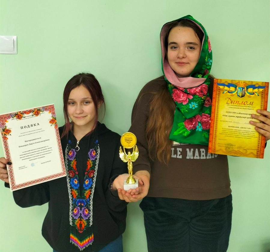 Новини Старокостянтинівщини. Вогонь миру, унікальна виставка, досягнення та перемоги, втрати