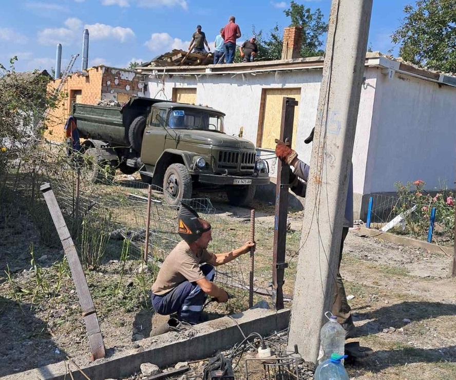 Наслідки пошкоджень ліквідовує бригада заводу ЗБШ