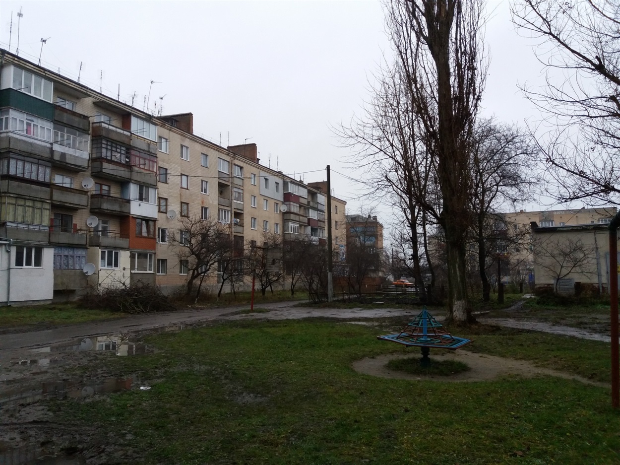 Такі вони, двори мікрорайону.
