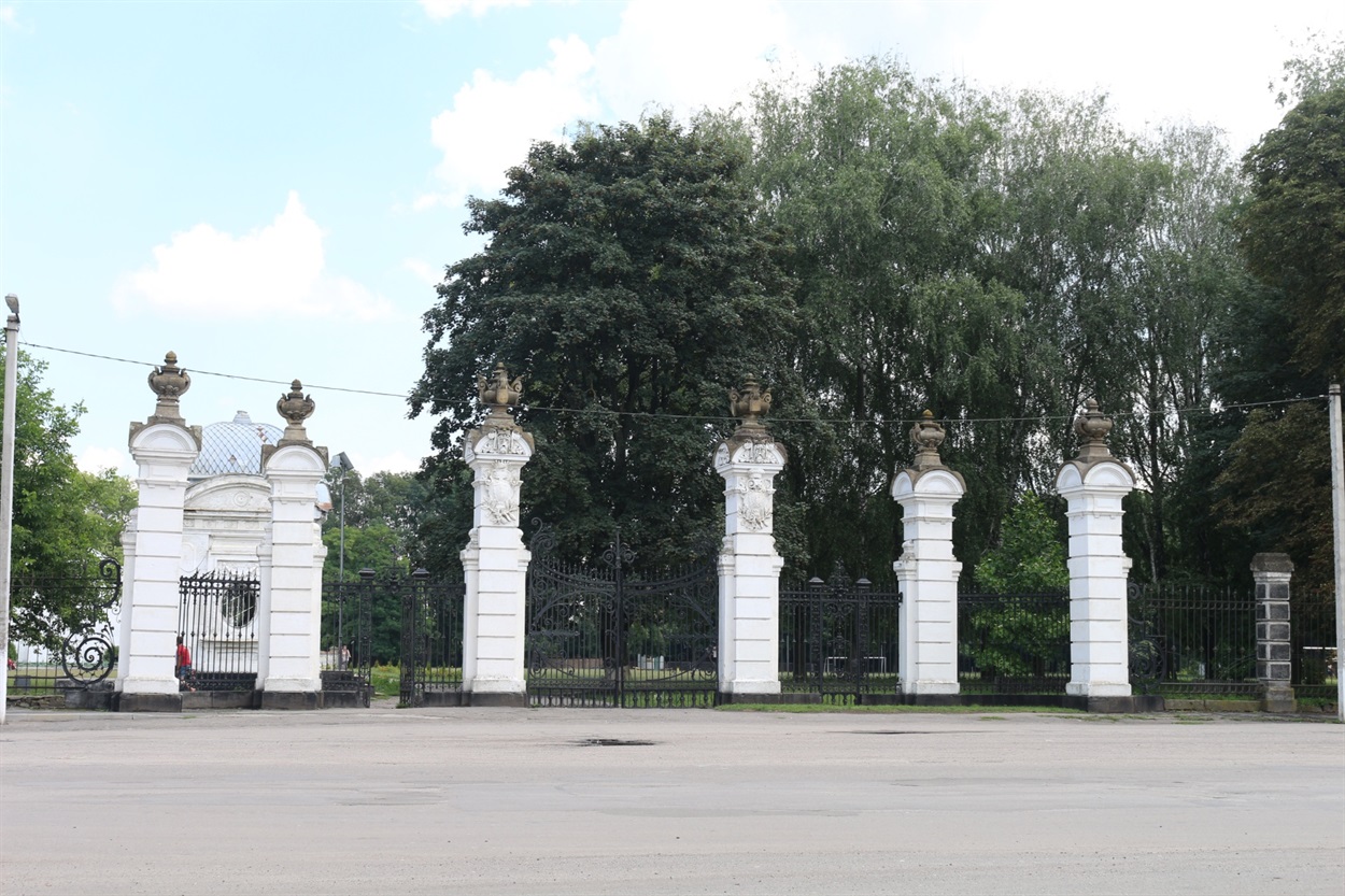 Західні ворота 