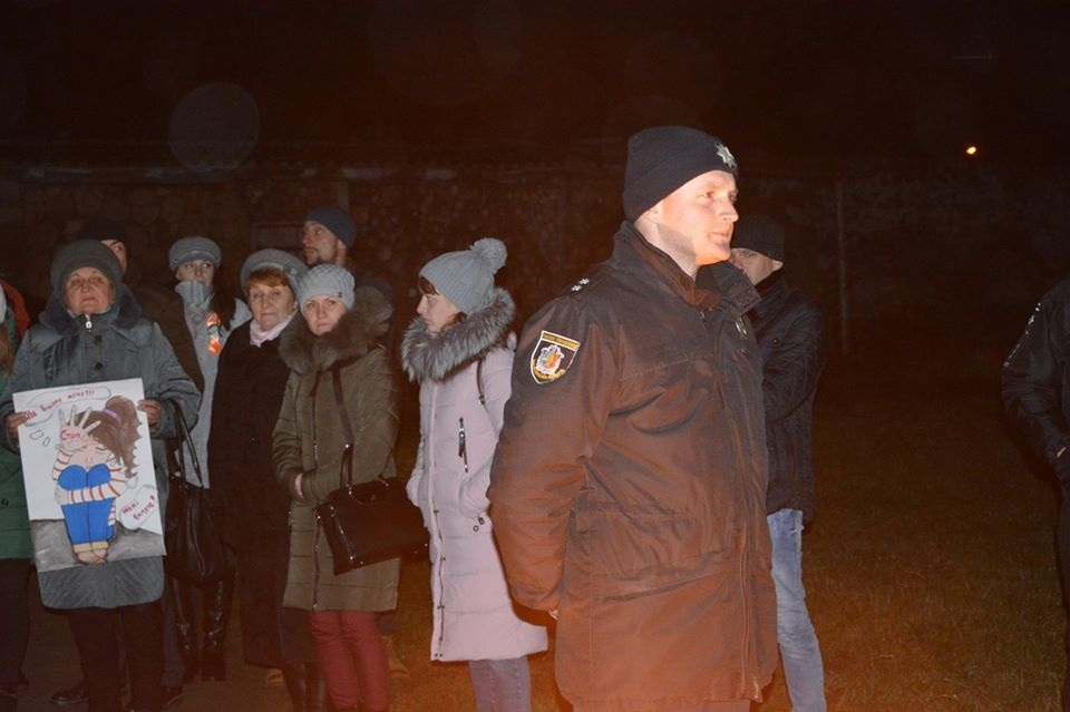 На зібранні були присутні поліцейські