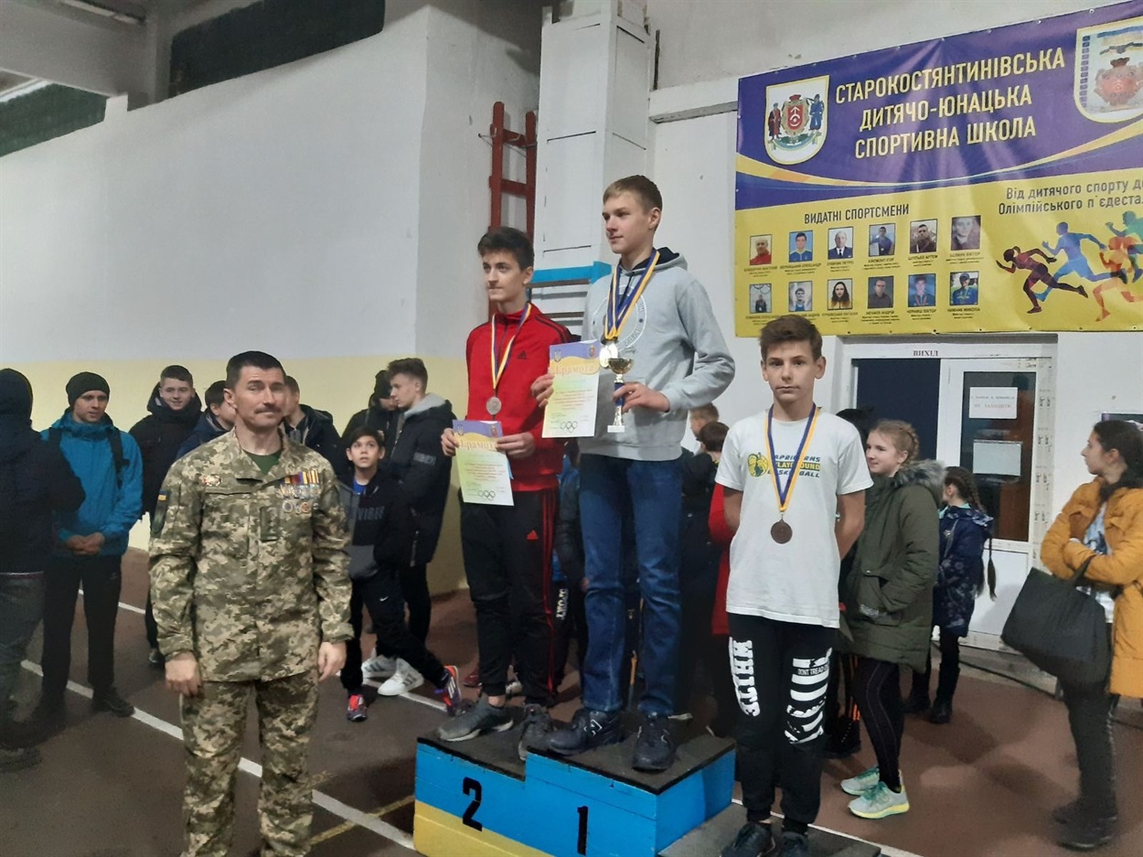 На фото - призери відкритої першісті ДЮСШ і міста з легкої атлетики 