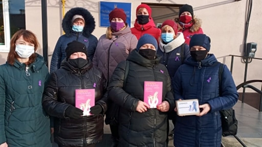 Психолог територіального центру соціального обслуговування провела просвітницьку годину з колективом.