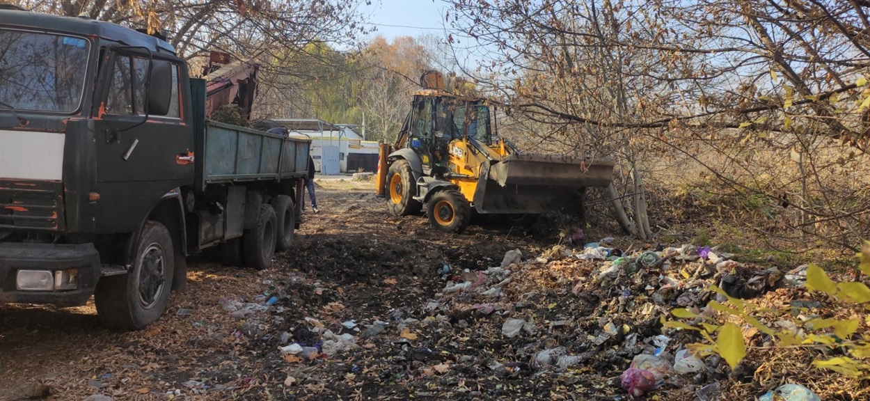 працівники ККП ліквідовують стрихійні сміттєзвалища