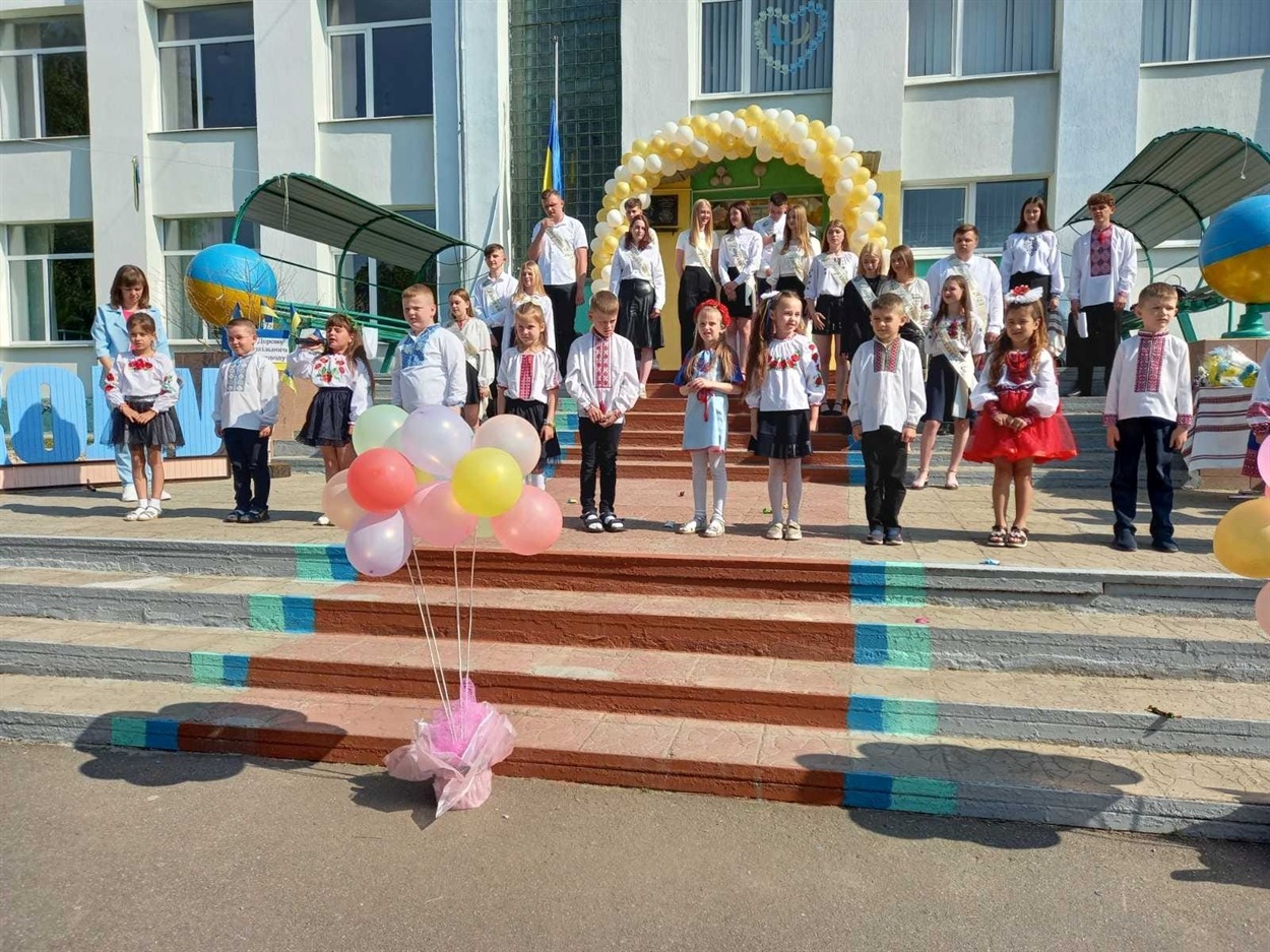 Свято останнього дзвоника у Красносільській школі