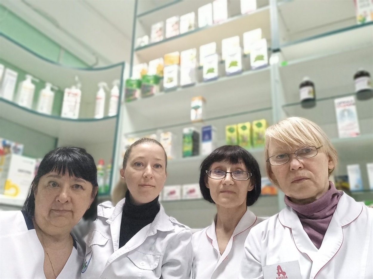 Колектив Оксани Благодарної - дівчата залишилися в окупованому, на той час Херсоні, і продовжували працювати, допоки могли.