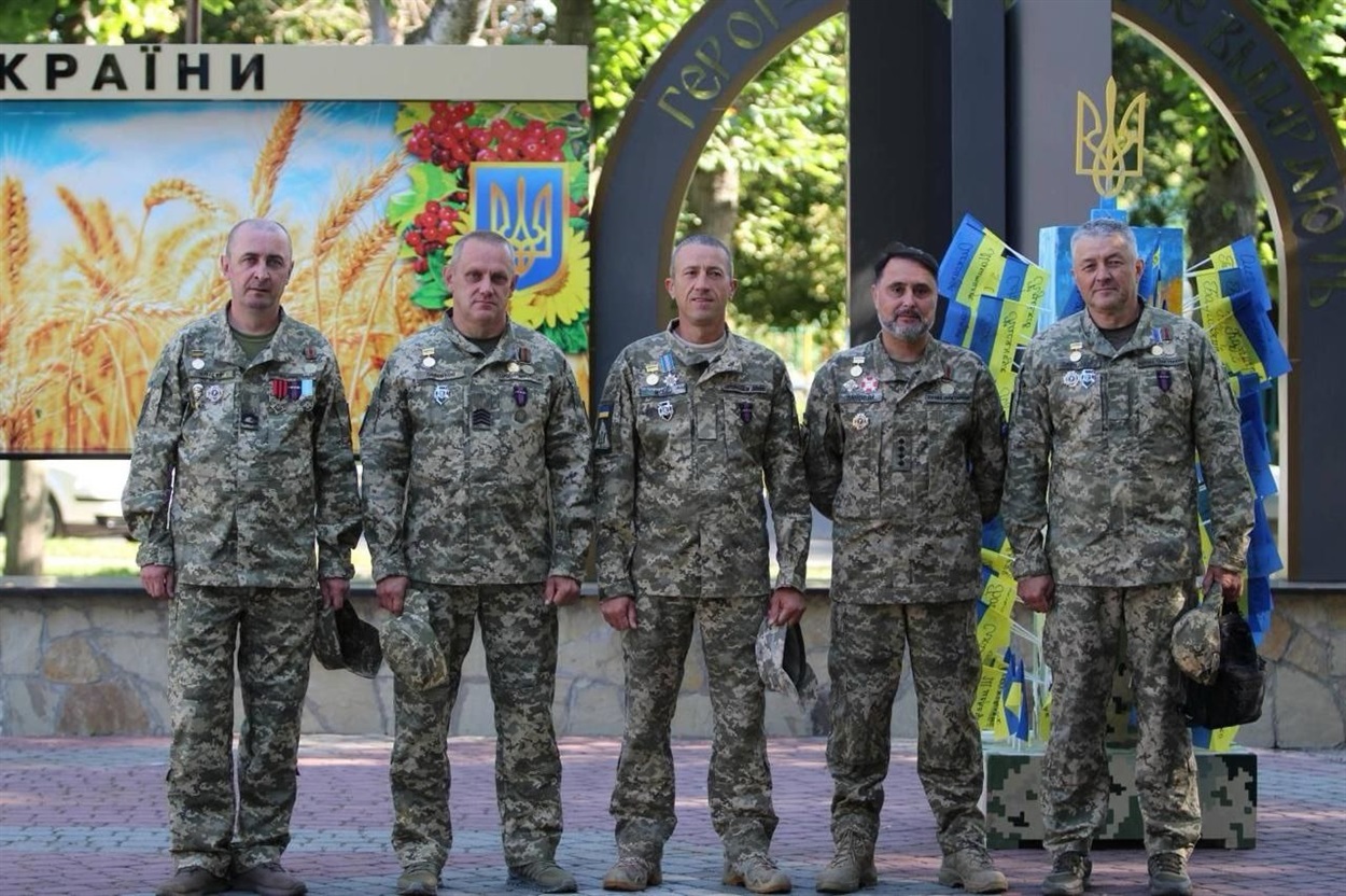 З бойовими побратимами