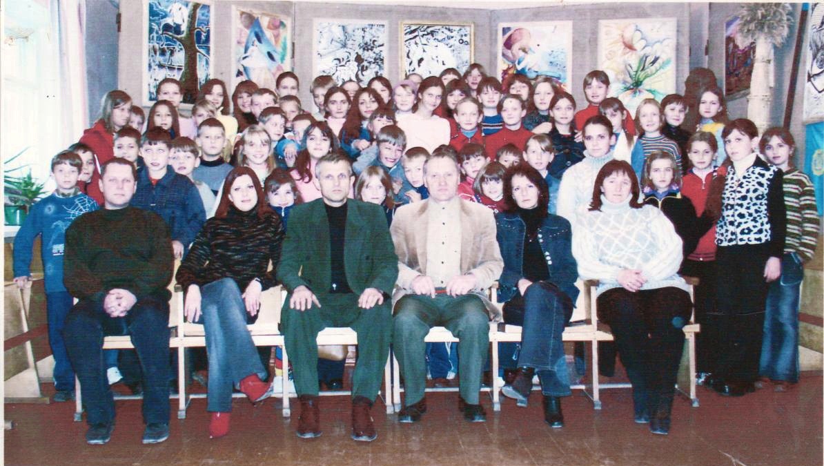 Дитяча художня школа. 2004р.