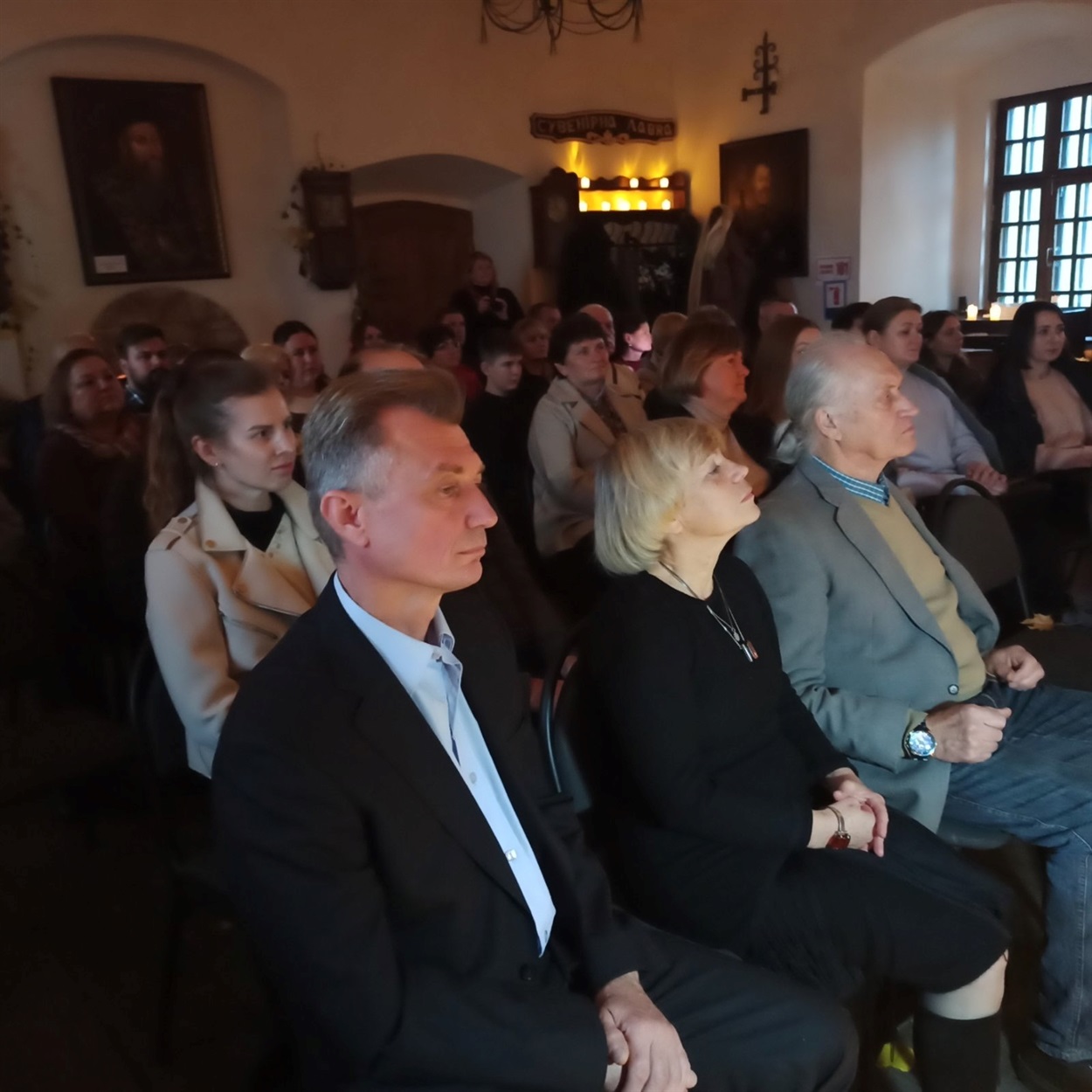 Музика в камені: благодійний концерт у замку князів Острозьких об’єднав мистецтво й доброту