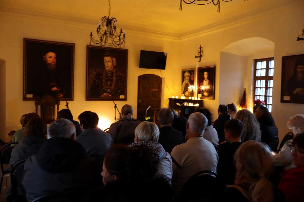 Музика в камені: благодійний концерт у замку князів Острозьких об’єднав мистецтво й доброту