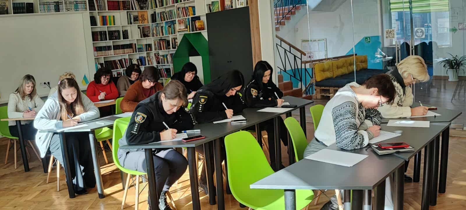 Старокостянтинівська громада долучилася до Всеукраїнського радіодиктанту національної єдності