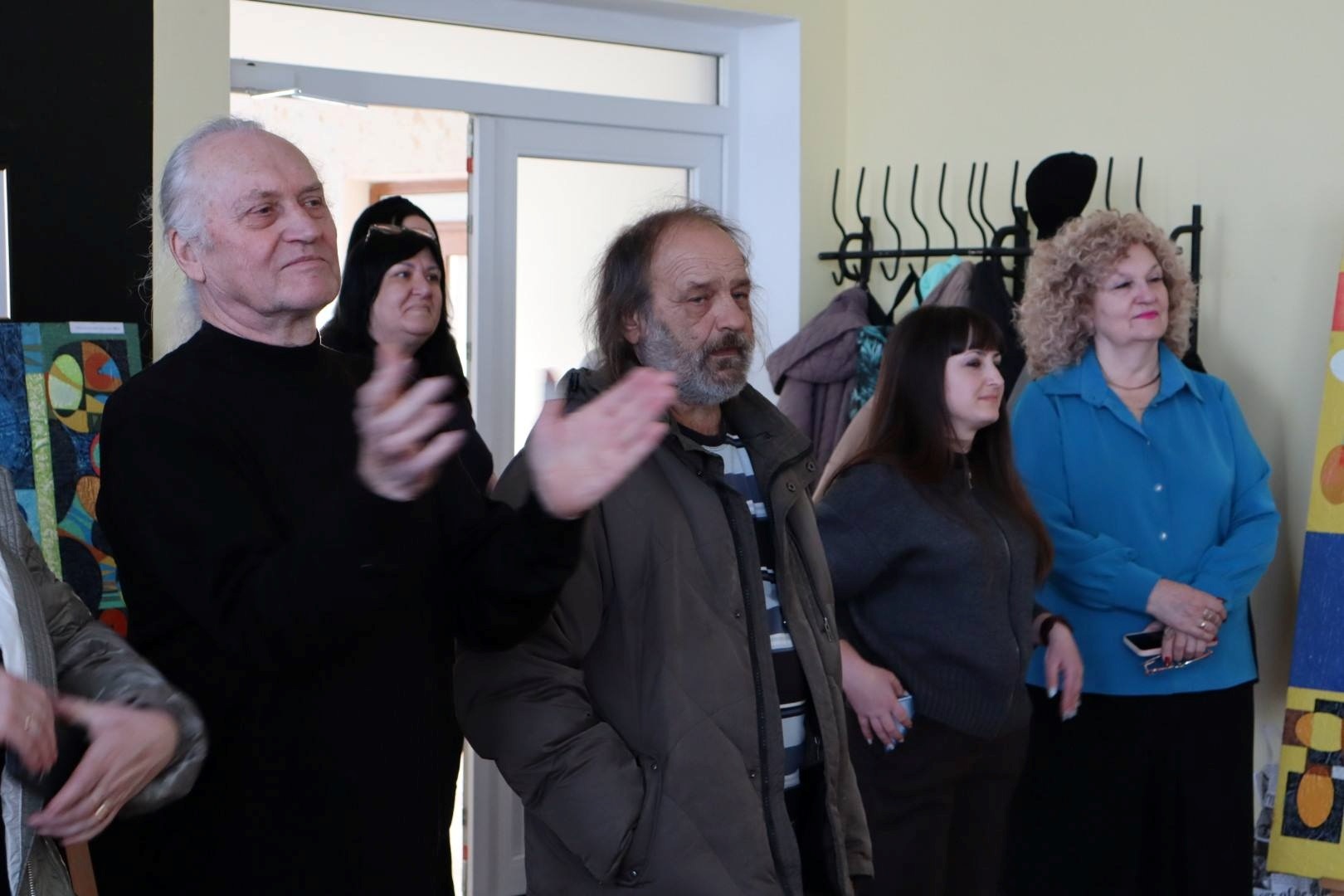 Мистецтво, що чіпляє: у Старокостянтинові відкрили виставку Віктора Куби