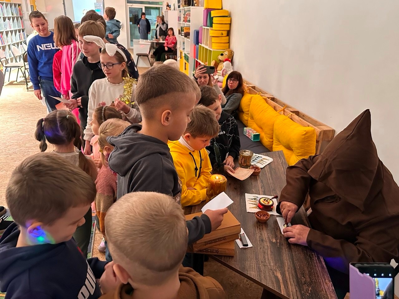 Льодяна майстерня у дитячій бібліотеці: як пройшов день зимових див