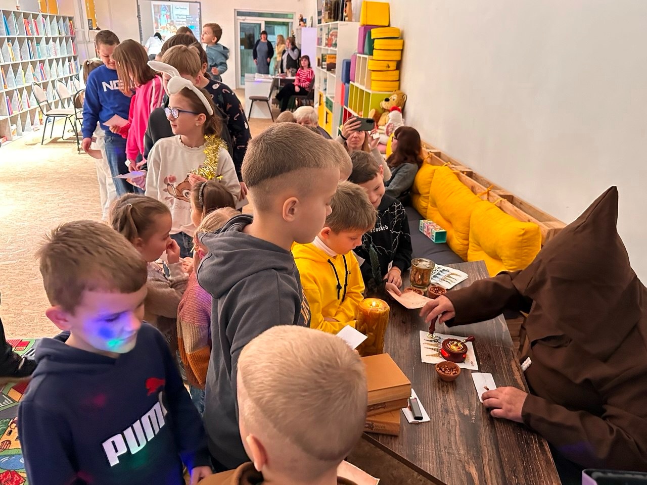 Льодяна майстерня у дитячій бібліотеці: як пройшов день зимових див