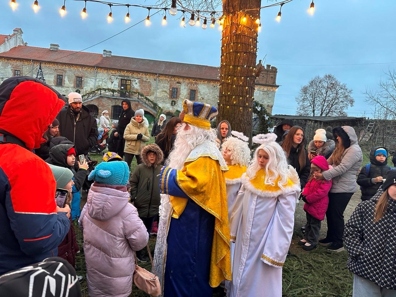 Всупереч тривогам: у Старокостянтинові відкрилася Резиденція Святого Миколая
