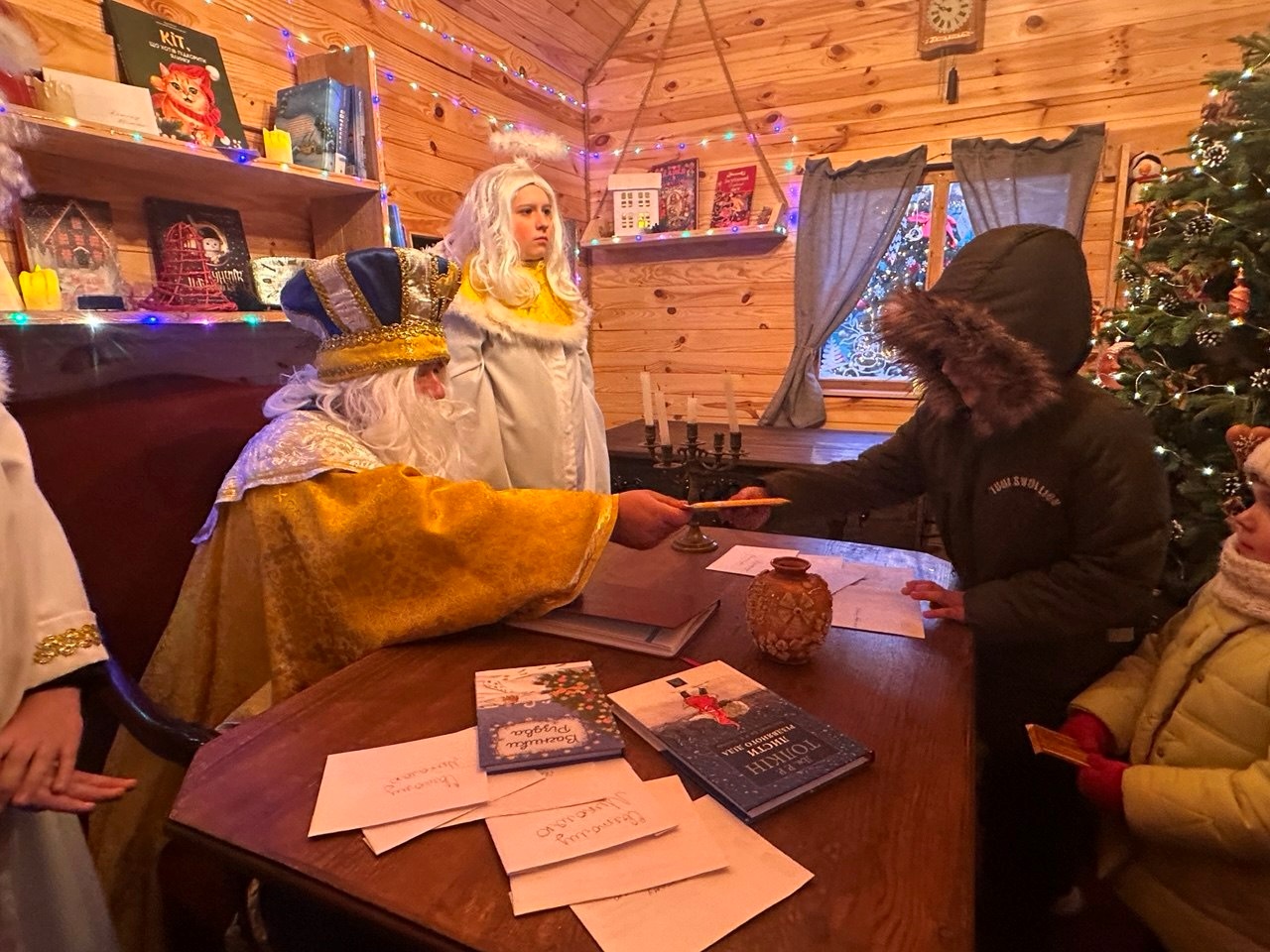 Всупереч тривогам: у Старокостянтинові відкрилася Резиденція Святого Миколая