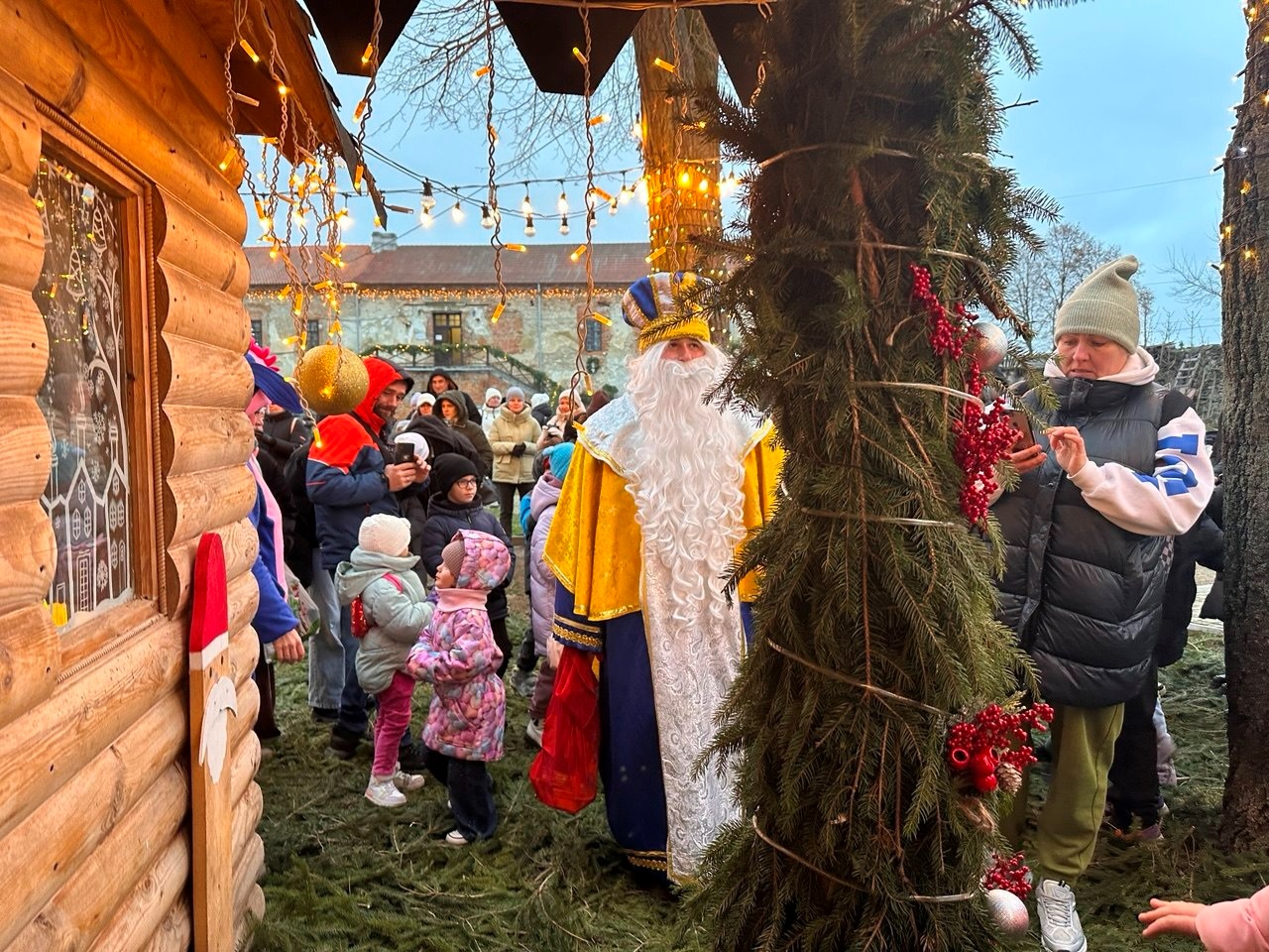 Всупереч тривогам: у Старокостянтинові відкрилася Резиденція Святого Миколая