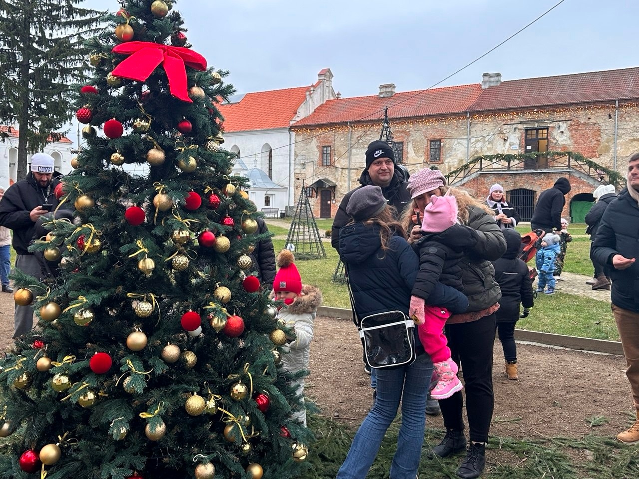 Всупереч тривогам: у Старокостянтинові відкрилася Резиденція Святого Миколая