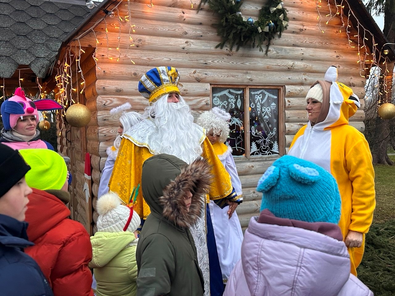 Всупереч тривогам: у Старокостянтинові відкрилася Резиденція Святого Миколая