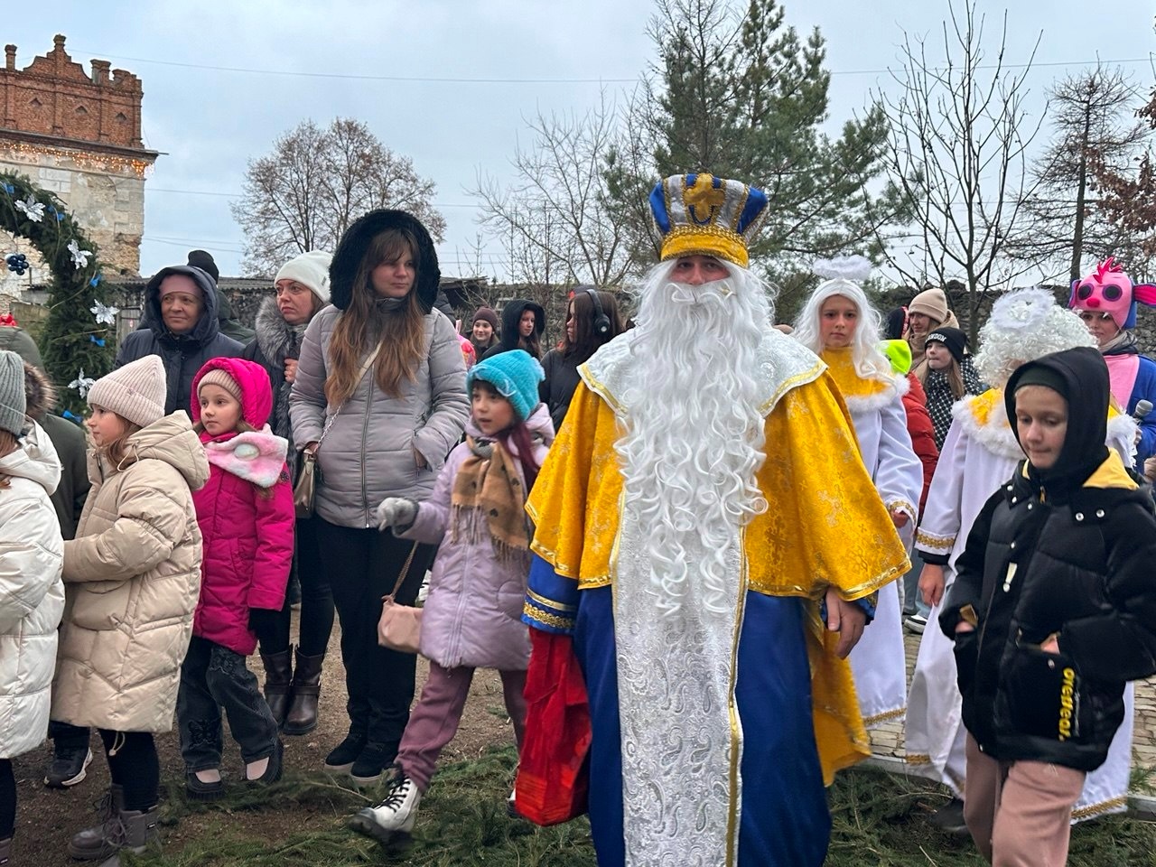 Всупереч тривогам: у Старокостянтинові відкрилася Резиденція Святого Миколая