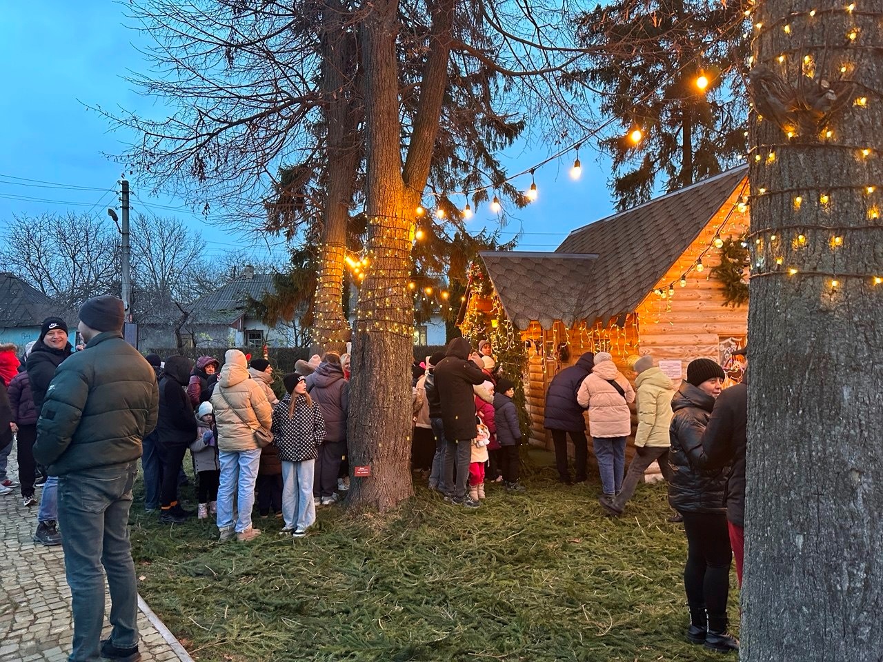 Всупереч тривогам: у Старокостянтинові відкрилася Резиденція Святого Миколая