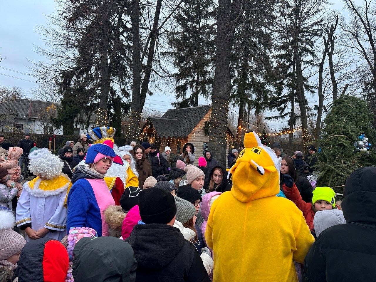 Всупереч тривогам: у Старокостянтинові відкрилася Резиденція Святого Миколая