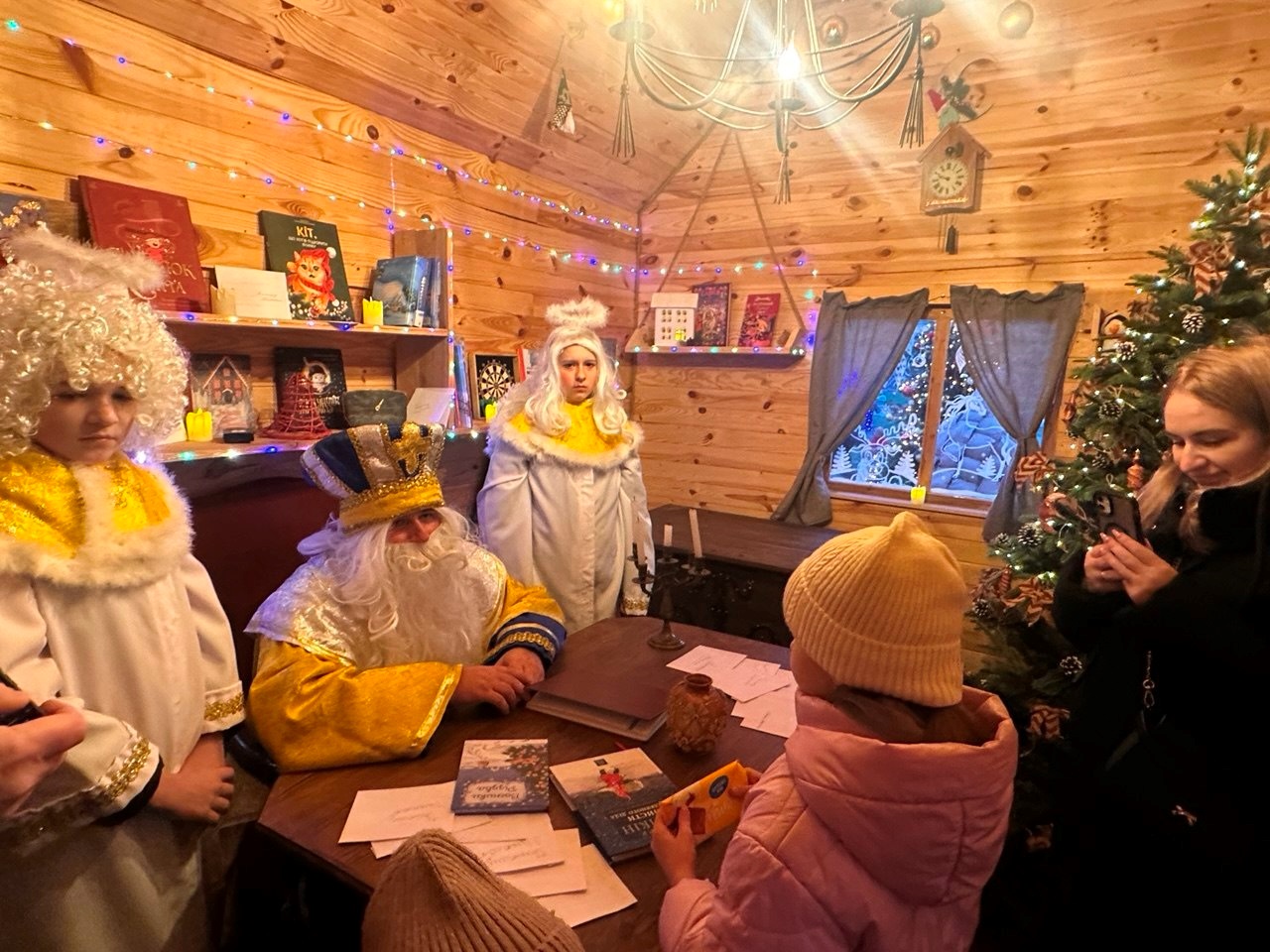 Всупереч тривогам: у Старокостянтинові відкрилася Резиденція Святого Миколая