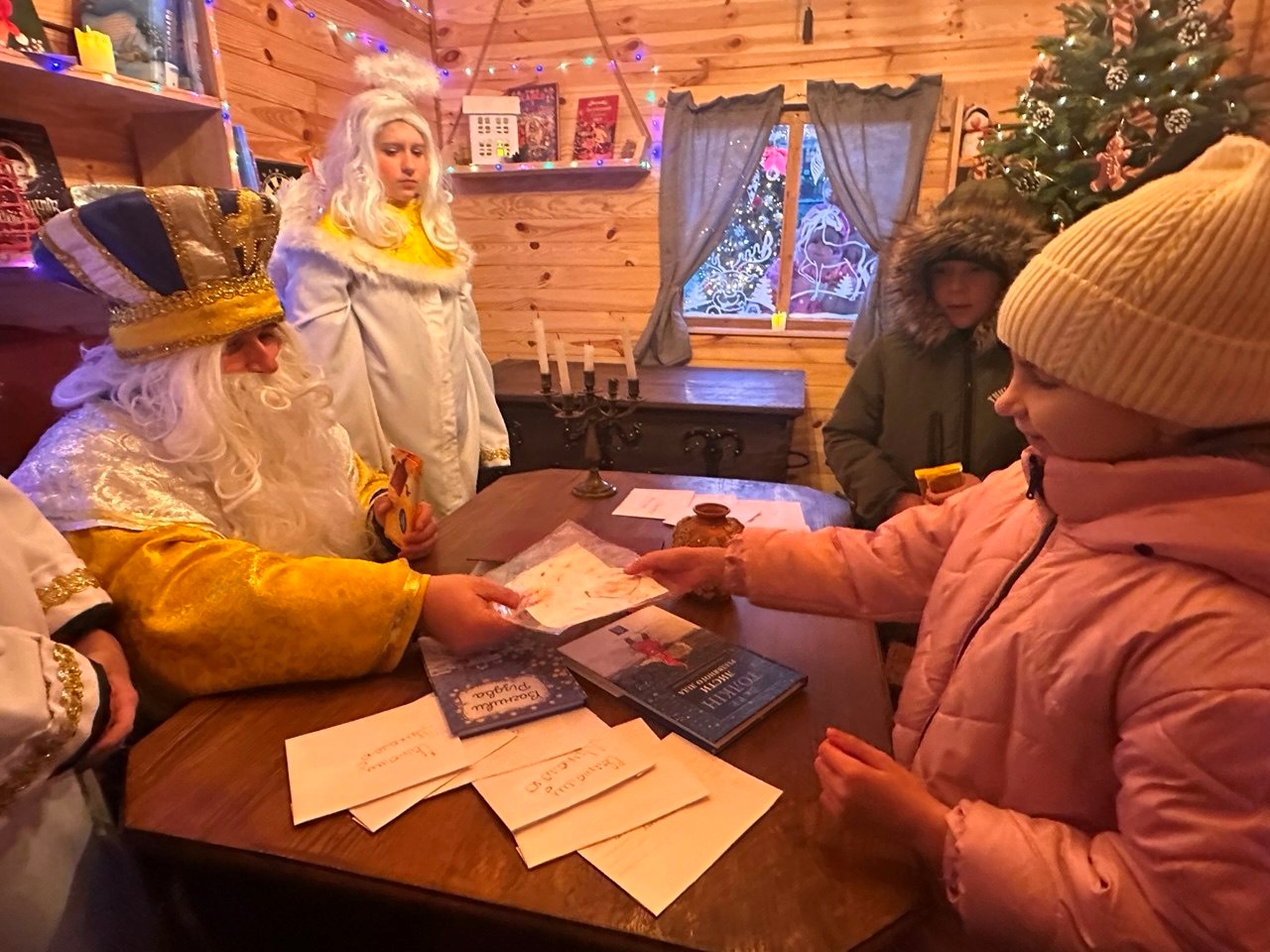 Всупереч тривогам: у Старокостянтинові відкрилася Резиденція Святого Миколая