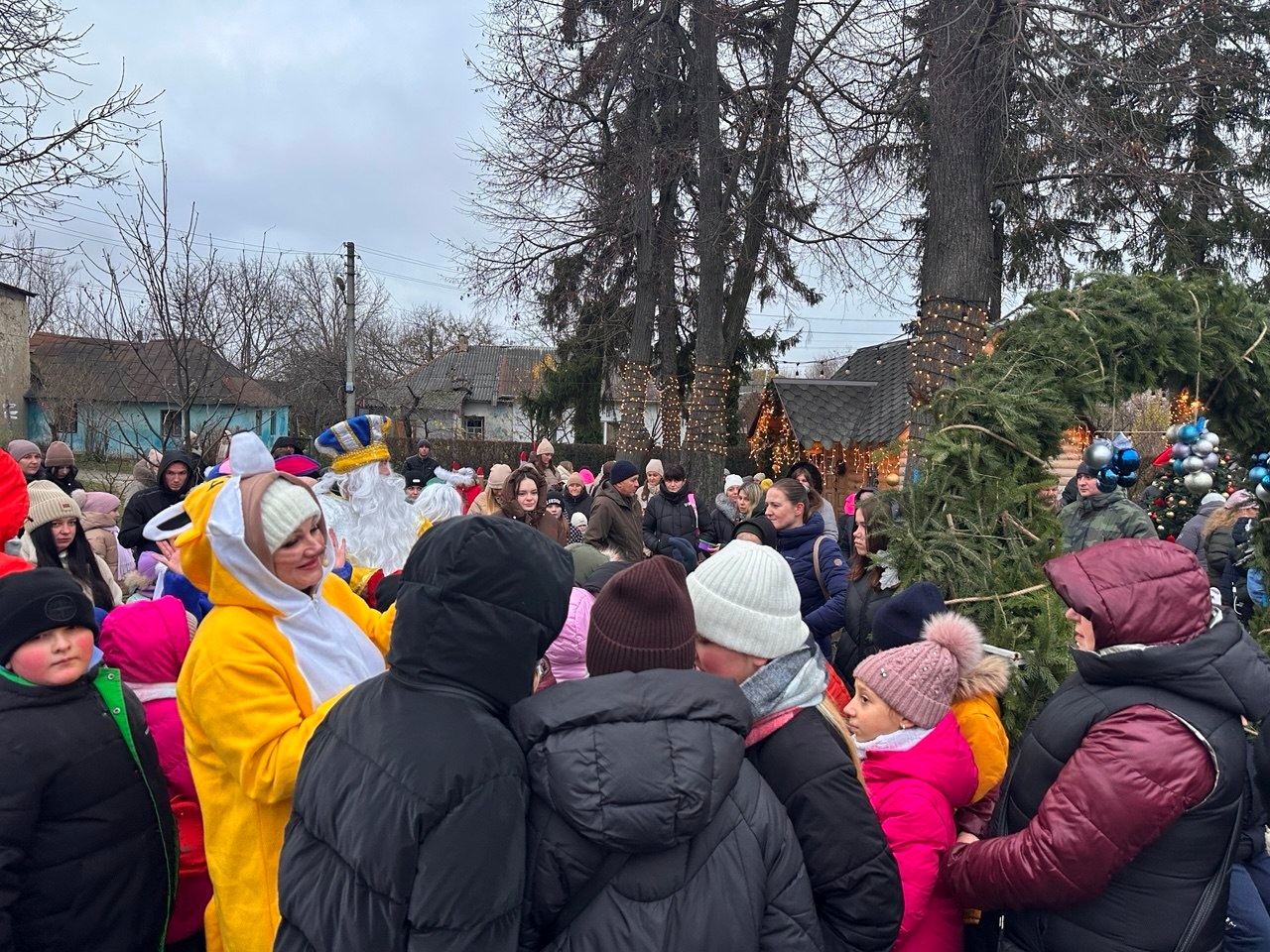Всупереч тривогам: у Старокостянтинові відкрилася Резиденція Святого Миколая