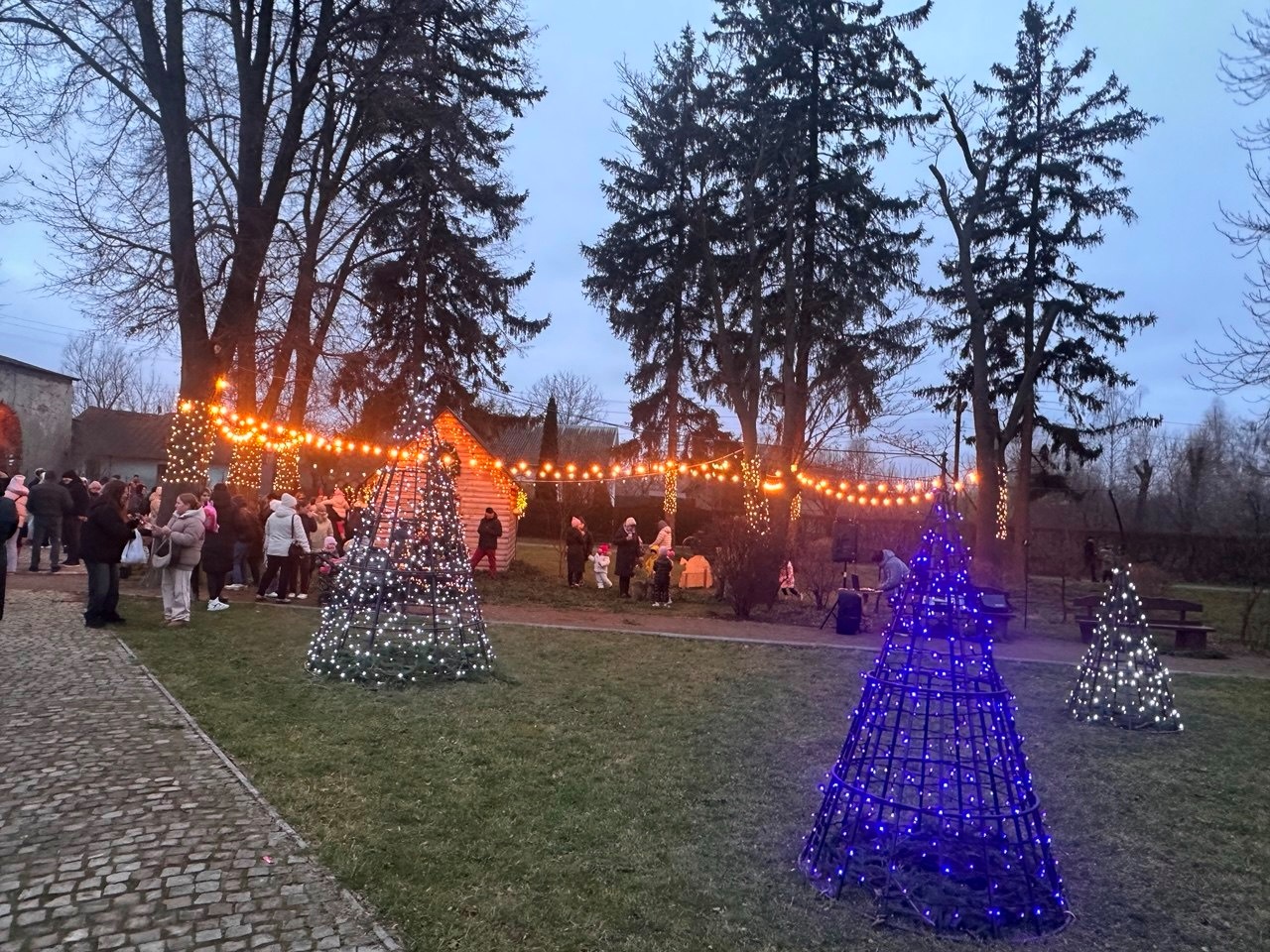 Всупереч тривогам: у Старокостянтинові відкрилася Резиденція Святого Миколая